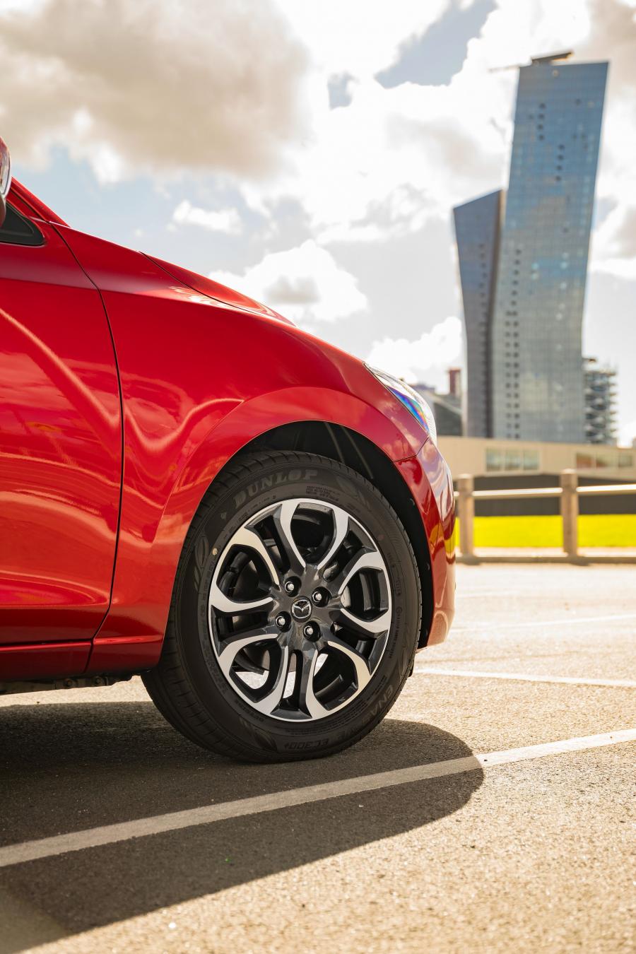 Колеса Mazda2 Sedan 2015 года  (AU) (фото 30 из 35)